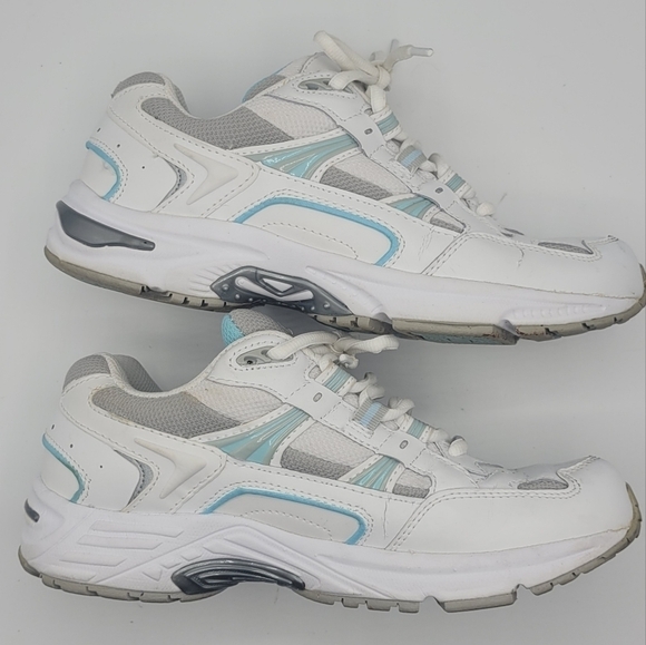 Vionic Walker Classic with Arch Support size 6 - Picture 3 of 16
